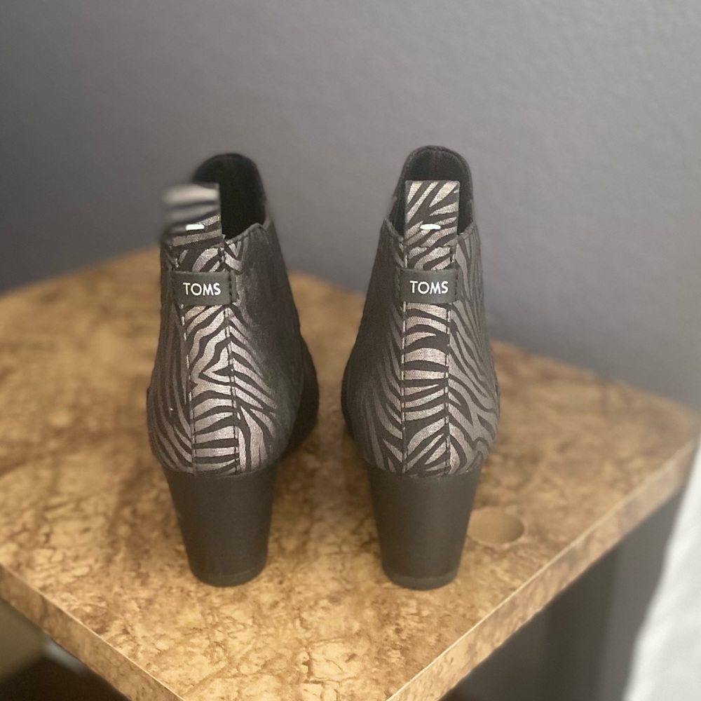 Toms Kelsey Black Wedge Ankle Boots